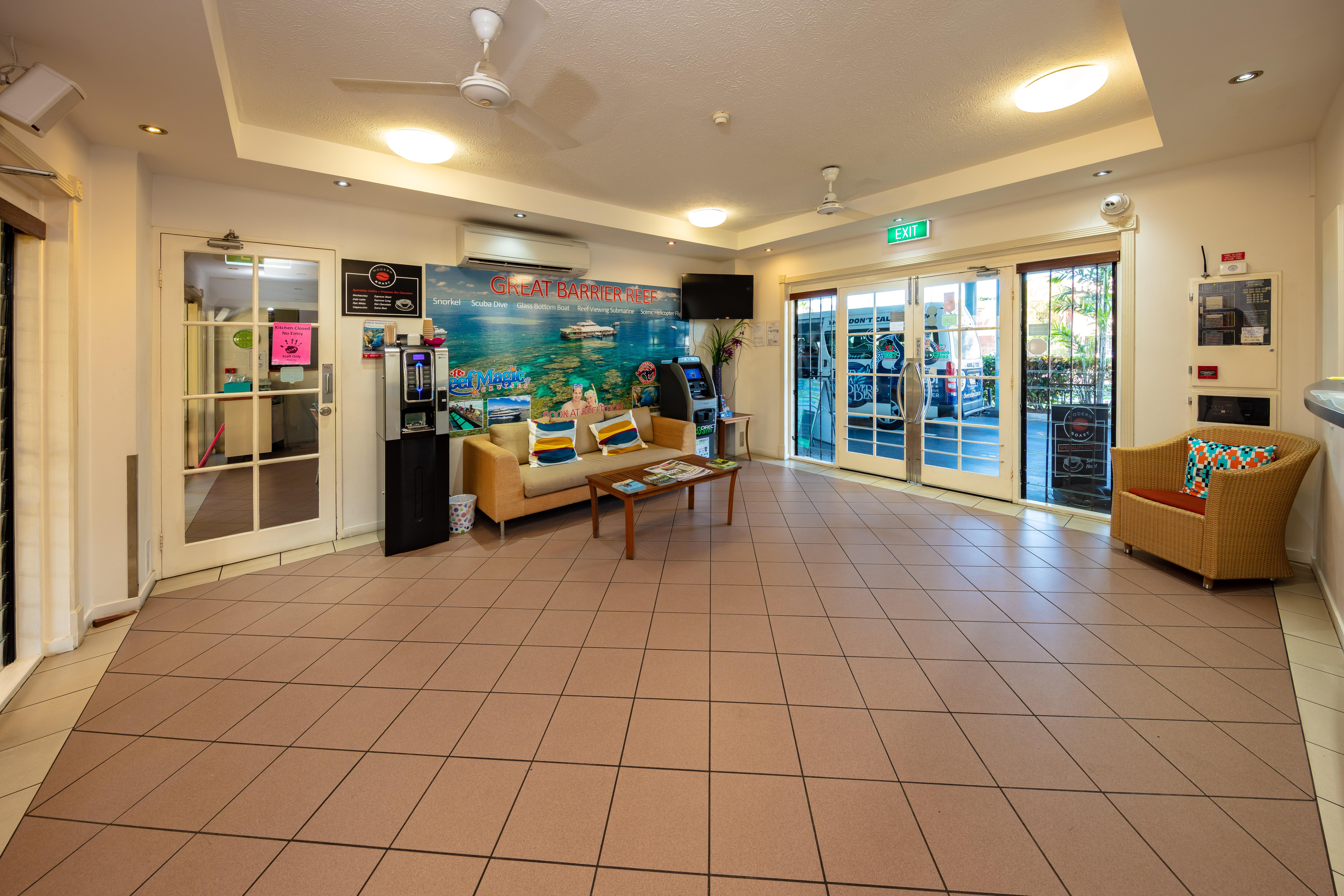 Cairns Queens Court ภายนอก รูปภาพ